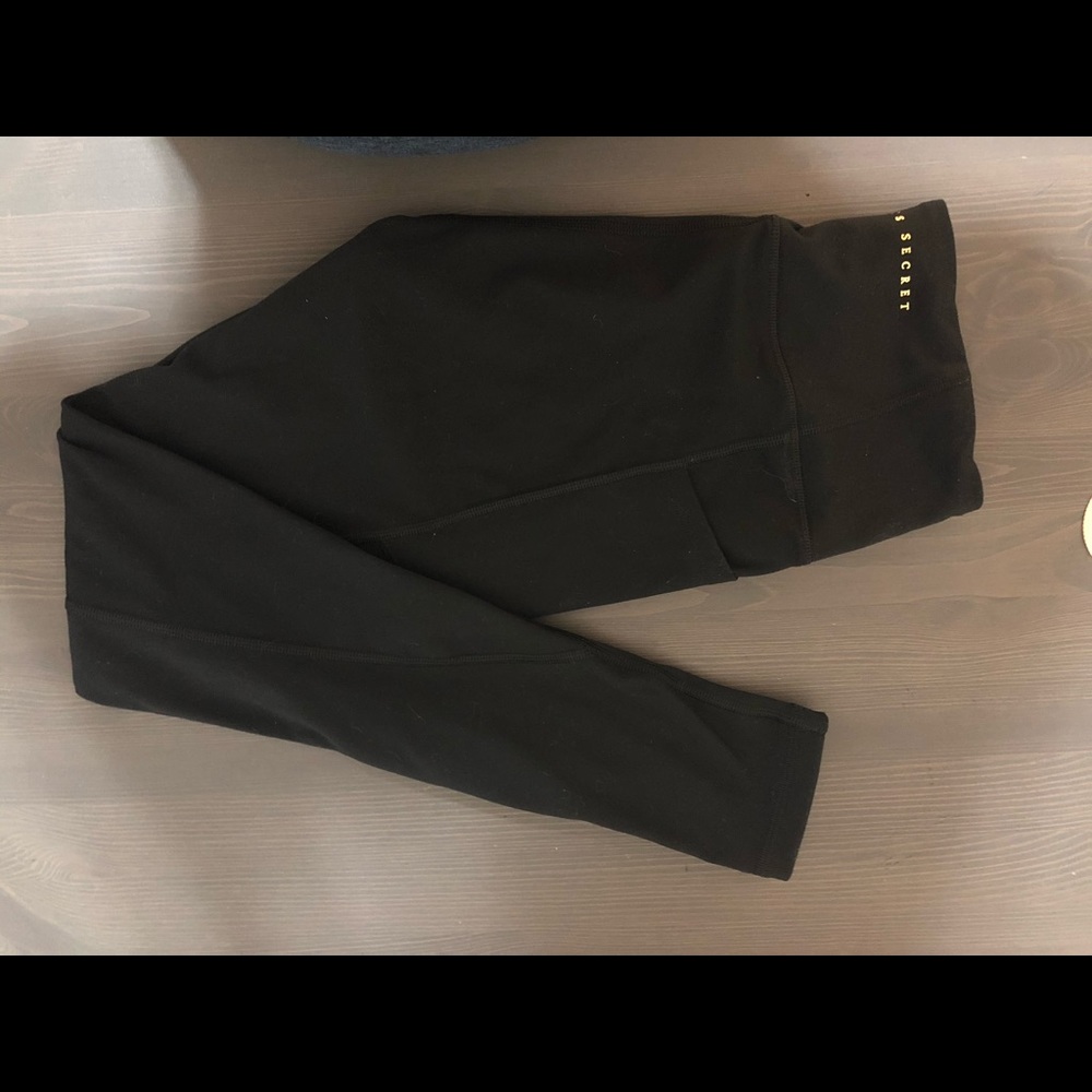 SOLD Victoria’s Secret Studio Legging